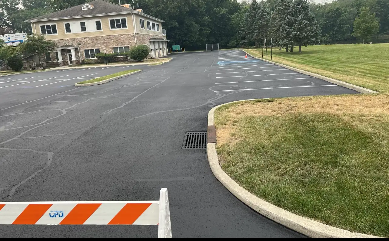 commercial parking lot sealcoating ny